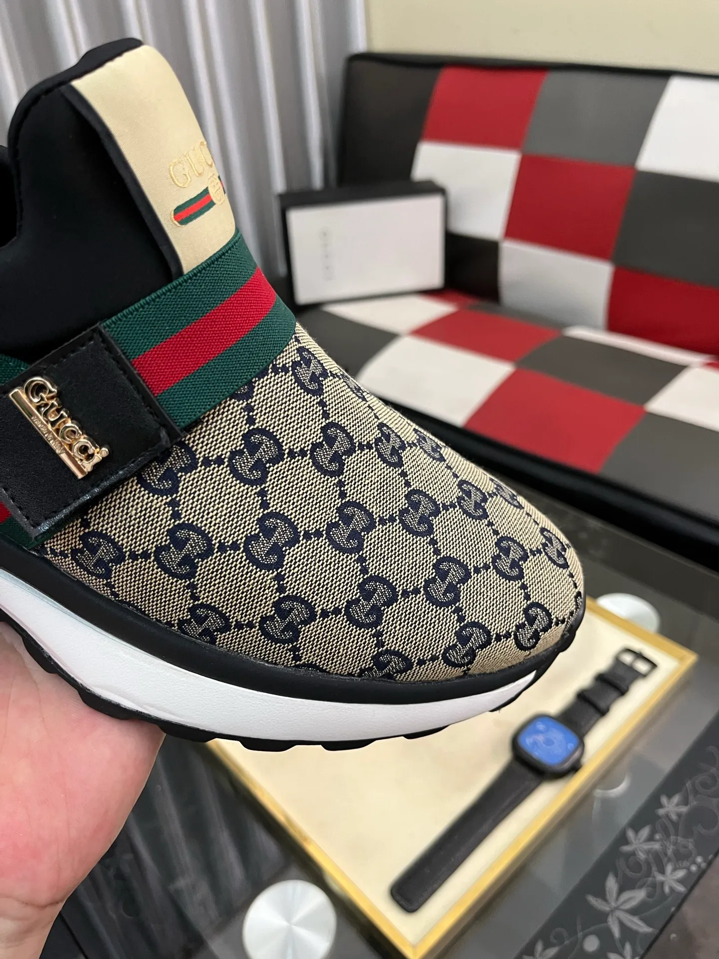 Men's shoes 💰458⌚️⌚️Gucci •Gucci original quality.~ Unique modern style sneakers. 🏃A must-have casual shoe for trendy men😍😍 Original brand imported from Italy, imported original leather, sheep lining (refuses to discolor and grind feet) Sole: Original sole provided by the original factory, French lazy style design ⚠️Fit to the feet, original quality attached, super comfortable original sole, code number: 38-443️⃣colors available